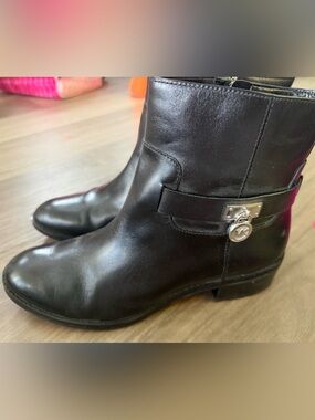 Michael Kors Black Leather Mid-Calf Ankle Boots with Signature Charm in size 8.5